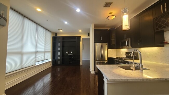 Building Photo - 3121 Central Ave