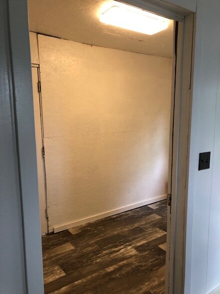 Laundry room - 432 11th St