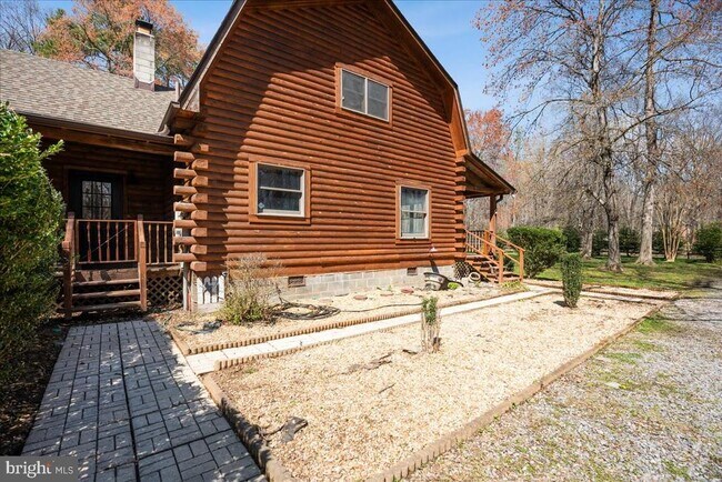 Building Photo - 2200 Blanchard Pl