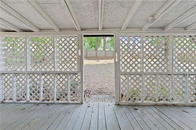 Building Photo - 119 McBee St