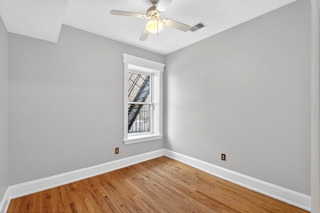 Building Photo - 608 Bramhall Ave