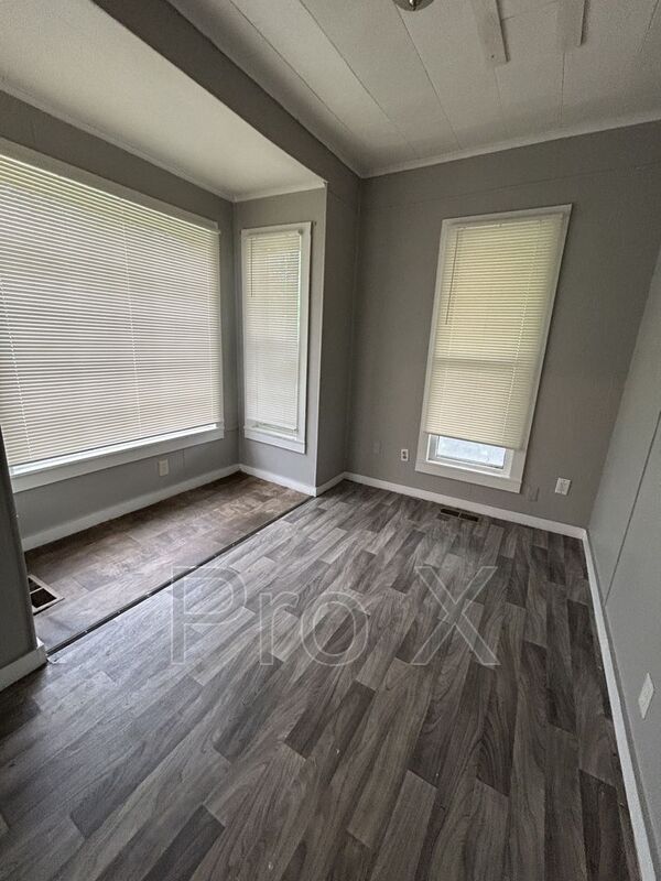 Building Photo - 406 S Joplin St