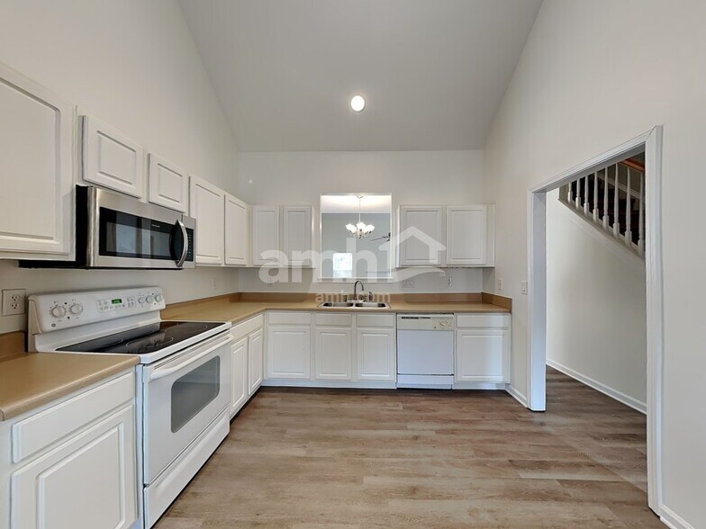 Building Photo - 2314 Lexington Ave