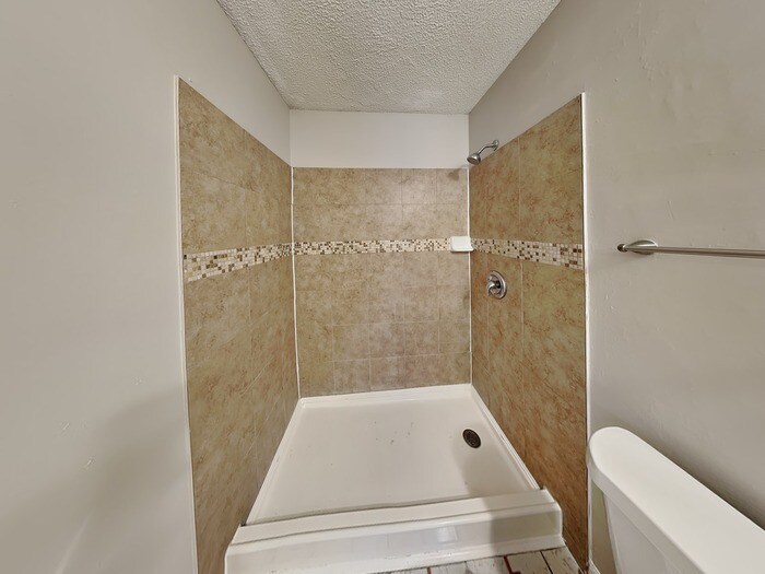 Building Photo - 5595 Fairington Pl