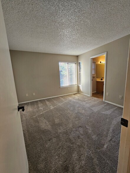 Building Photo - 945 Moorings Dr