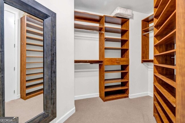 Building Photo - 711 Cosmopolitan Dr NE