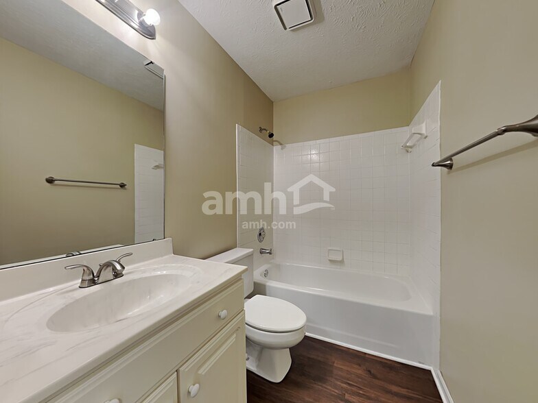 Building Photo - 1232 Ben Avon