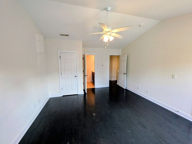 Building Photo - 4988 Wyngate Village Dr