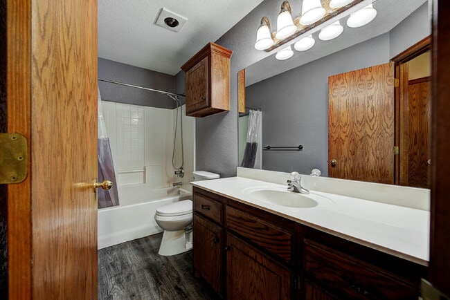 Building Photo - 2908 Astor Dr