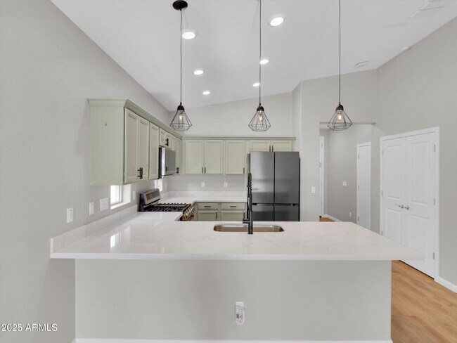 Building Photo - 3405 W Alta Vista Rd