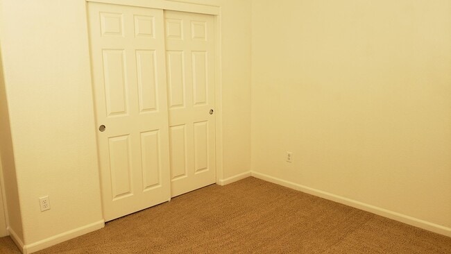 Building Photo - RENT JUST REDUCED TO $2,100 PER MONTH FOR THIS SPACEIOUS 2 BEDROOM, 2 BATHROOM CONDO WITH GARAGE ...