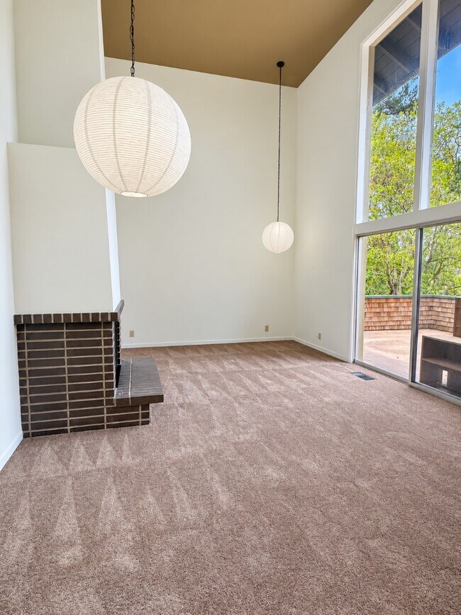 Building Photo - 309 Mar Vista Dr
