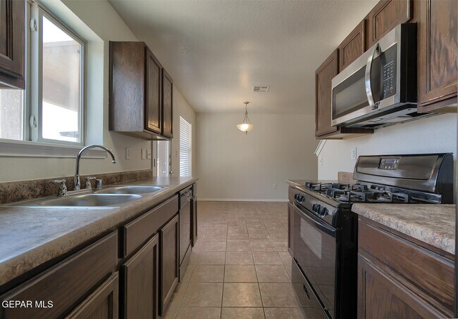 Building Photo - 14202 Ranier Point Dr