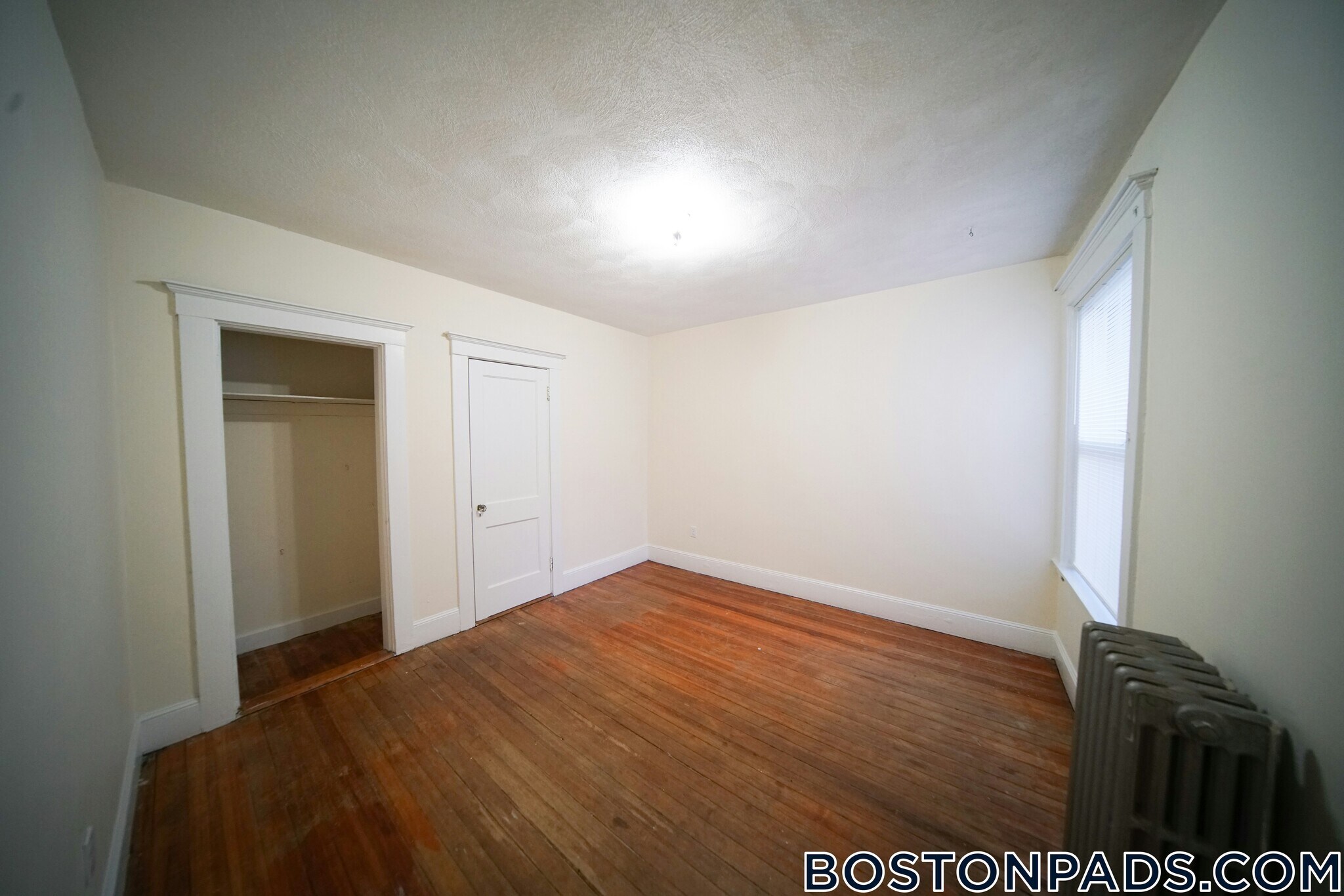 Building Photo - 194 Kelton St