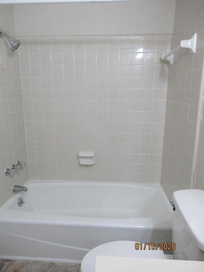 Building Photo - 174 Gertrude Dr