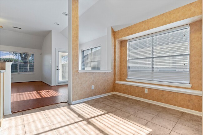 Building Photo - 3135 Stratford Bend Dr