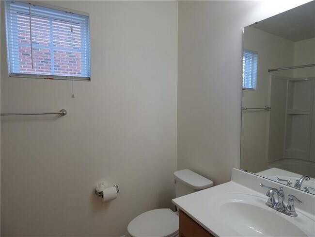 Building Photo - 1820 Rutgers Ln