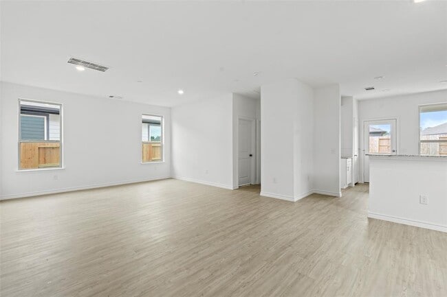 Building Photo - 15226 Cyn Rpds Rd