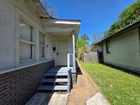 Building Photo - 1320 Faxon Ave