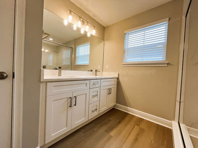 Building Photo - 2220 S Bumby Ave