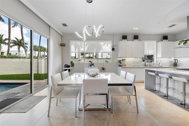 Building Photo - 7477 NW 99th Ave