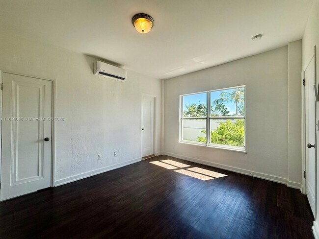 Building Photo - 4035 Meridian Ave