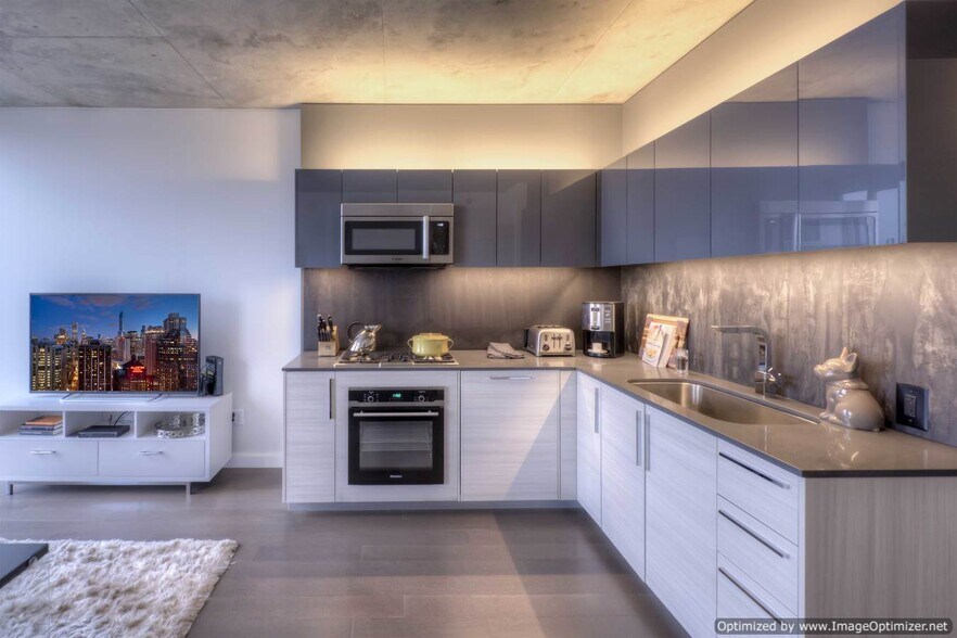 Primary Photo - 1200 N Larrabee St