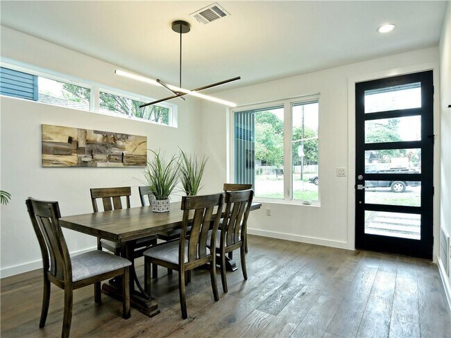Building Photo - 3314 Garden Villa Ln