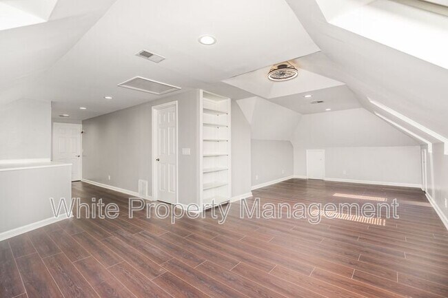 Building Photo - 6121 Dovefield Rd