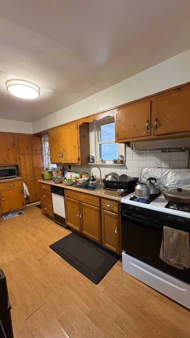 Building Photo - 85-37 264th St