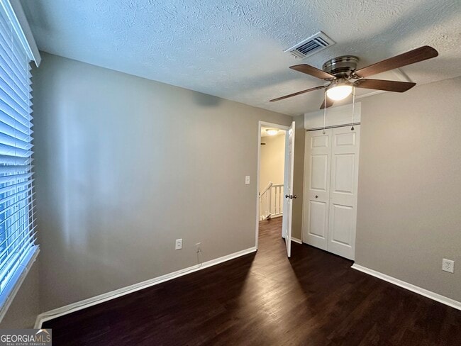 Building Photo - 1719 Cumberland Valley Dr SE