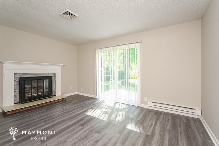 Building Photo - 1670 Village Pl