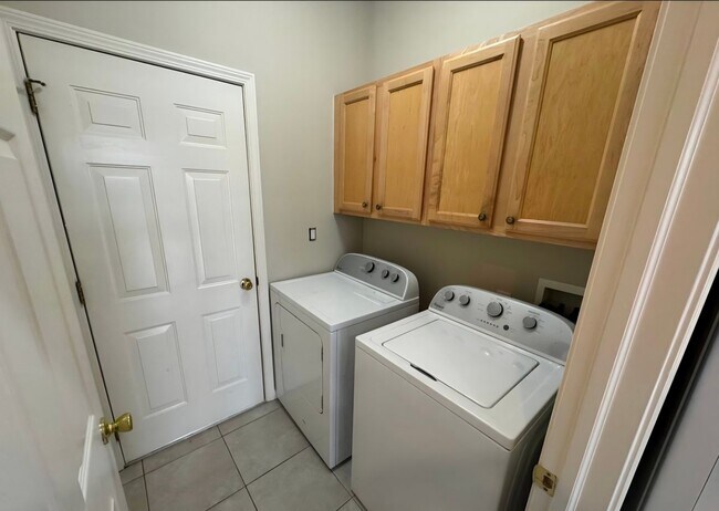 Building Photo - 4088 Weston Pointe Dr