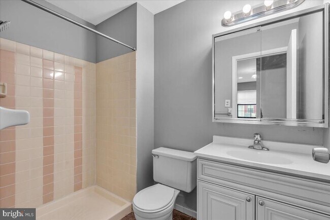 Building Photo - 422B Willow Turn
