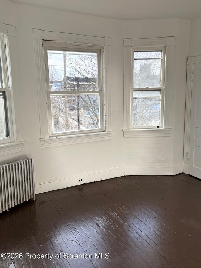 Building Photo - 719 Hemlock St