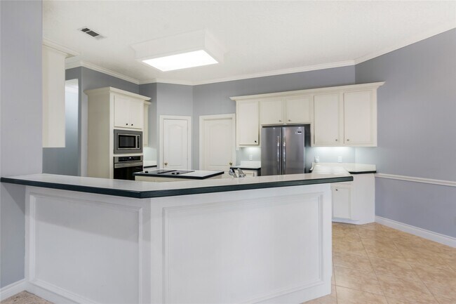 Building Photo - 60 Fairfield Dr