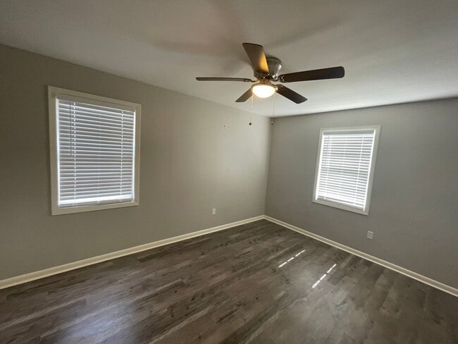 Building Photo - Beautiful 3 Bedroom in Bossier