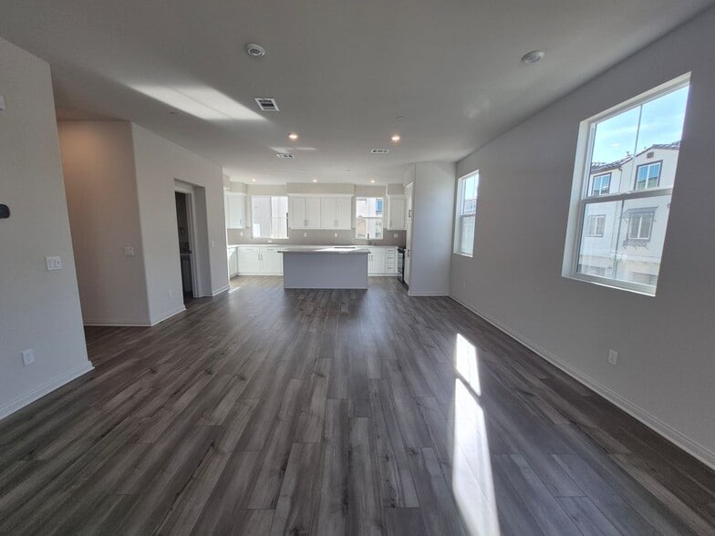 Building Photo - 2137 Cumberland