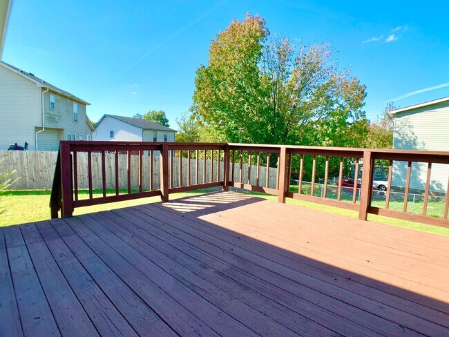 Building Photo - 501 Eysian Rd