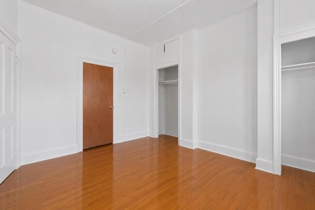 Building Photo - 86 Griffith St