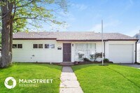 Building Photo - 4851 N Kenyon Dr