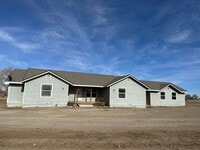 Building Photo - Fully Furnished home with horse Property for Rent