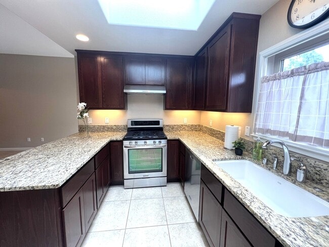 Building Photo - 460 Lindberg Cir
