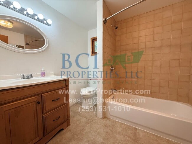 Building Photo - Beautiful Charming 2 bedroom house in North End Tacoma