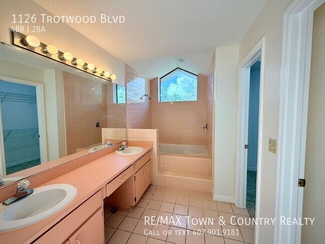 Building Photo - 1126 Trotwood Blvd