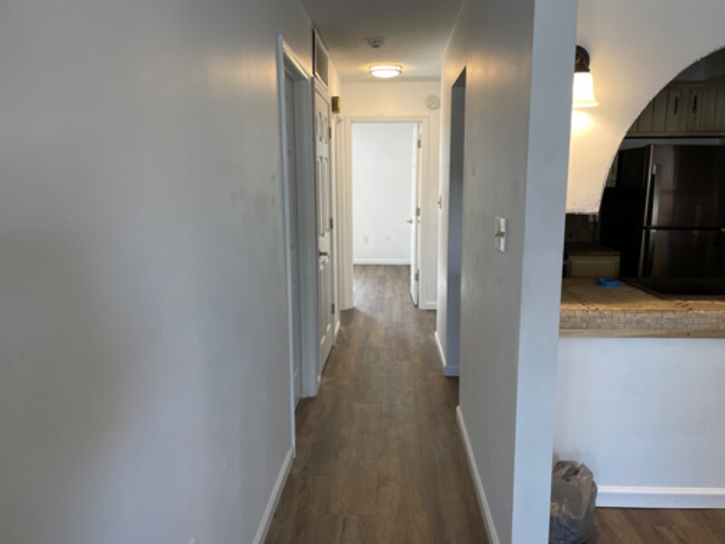 Building Photo - 617-621 N Sherry Dr