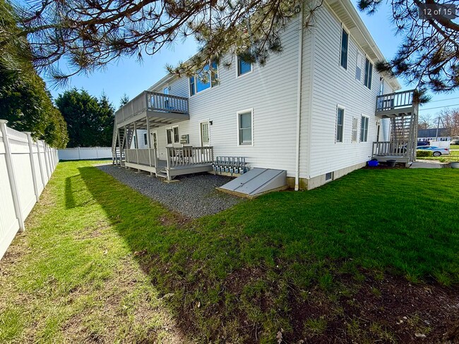 Building Photo - 1063 Tacoma St