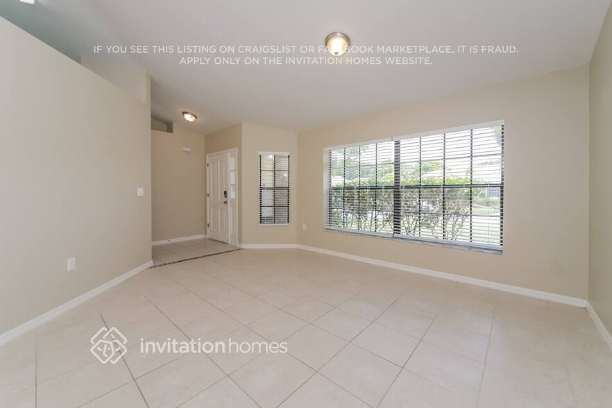 Building Photo - 2442 Sweetwater Blvd