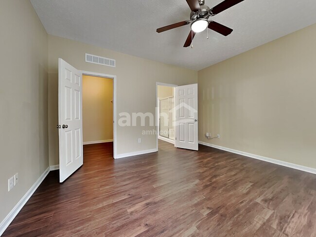 Building Photo - 9770 Soaring Breezes