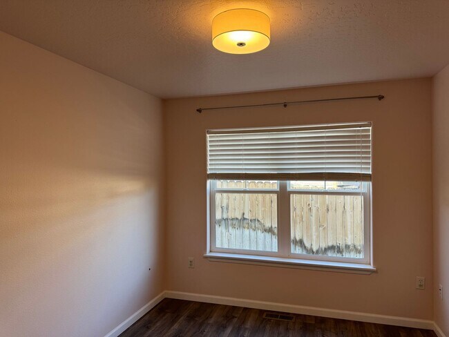 Building Photo - Spacious 3 Bed, 2 Bath in Lolo, MT!!